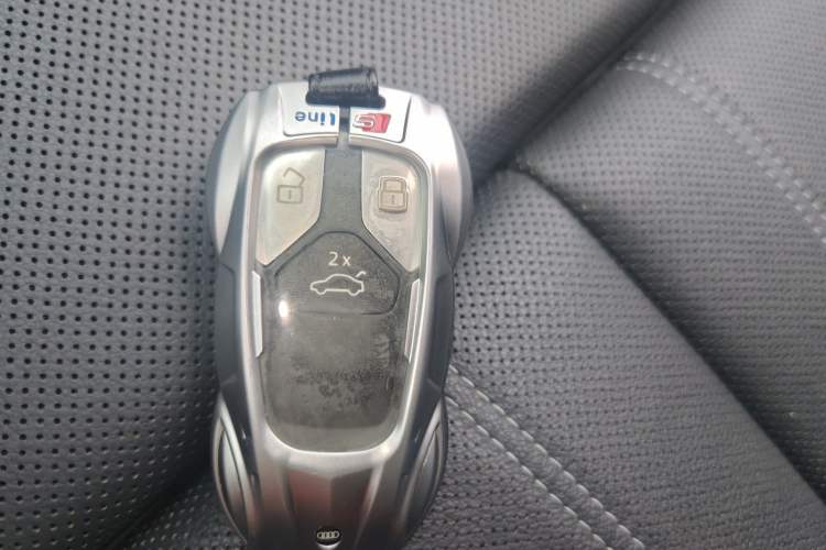 Used Audi A4L 2022 40 TFSI Fashion Dynamic Model Vehicle Key