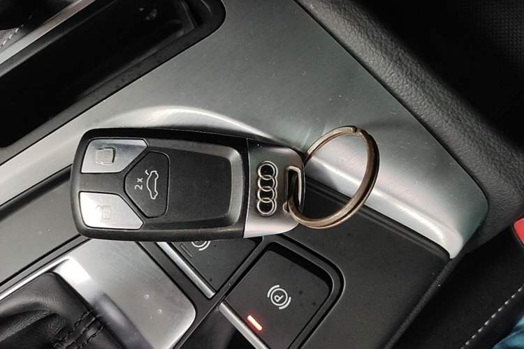 Used Audi A4L 2022 40 TFSI Fashion Dynamic Model Vehicle Key
