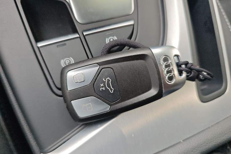 Used Audi A4L 2022 40 TFSI Fashion Dynamic Model Vehicle Key