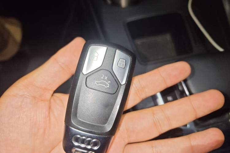 Used Audi A4L 2022 40 TFSI Fashion Dynamic Model Vehicle Key
