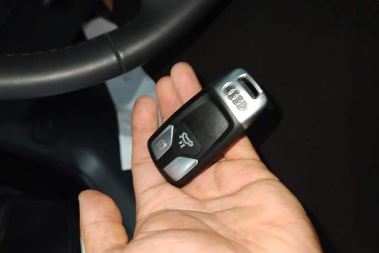 Used Audi A4L 2022 40 TFSI Fashion Dynamic Model Vehicle Key
