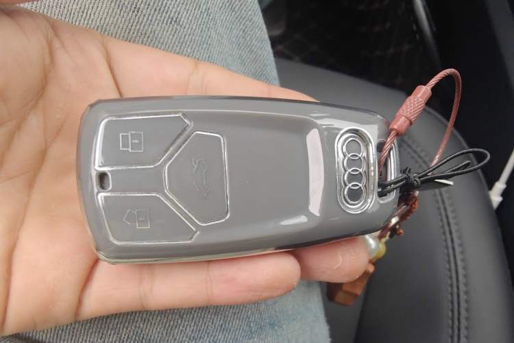 Used Audi A4L 2022 40 TFSI Luxury Prestige Edition Vehicle Key
