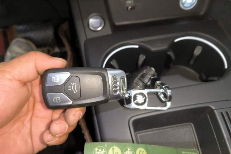 Used Audi A4L 2022 40 TFSI Fashion Dynamic Model Vehicle Key