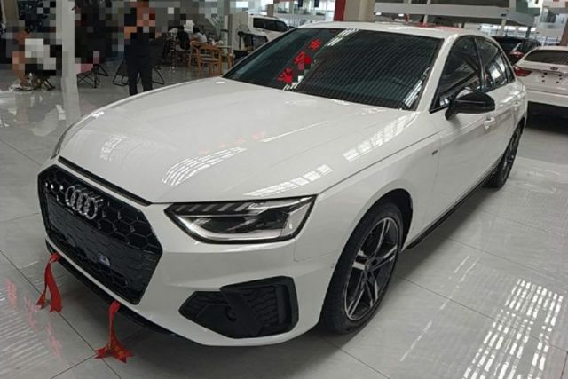 Audi A4L 2022 40 TFSI Luxury Dynamic Model d’occasion