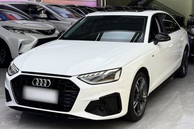 Used Audi A4L 2022 40 TFSI Luxury Dynamic Model