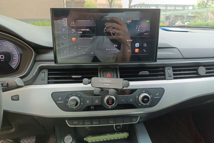 Used Audi A4L 2022 40 TFSI Fashion Dynamic Model Audio And AC Panel