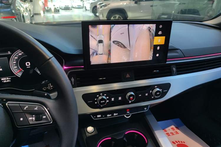 Used Audi A4L 2022 40 TFSI Fashion Dynamic Model Audio And AC Panel