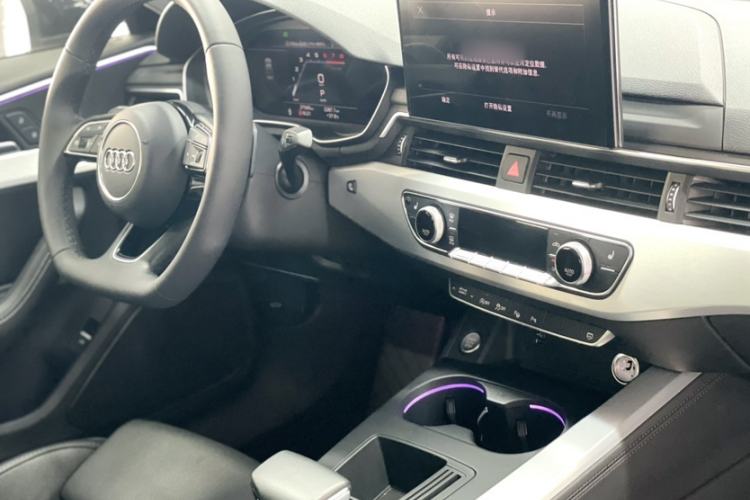 Used Audi A4L 2022 40 TFSI Luxury Dynamic Model Audio And AC Panel