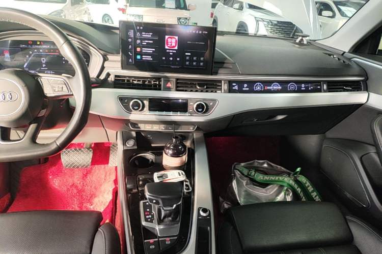 Used Audi A4L 2022 40 TFSI Luxury Dynamic Model Audio And AC Panel