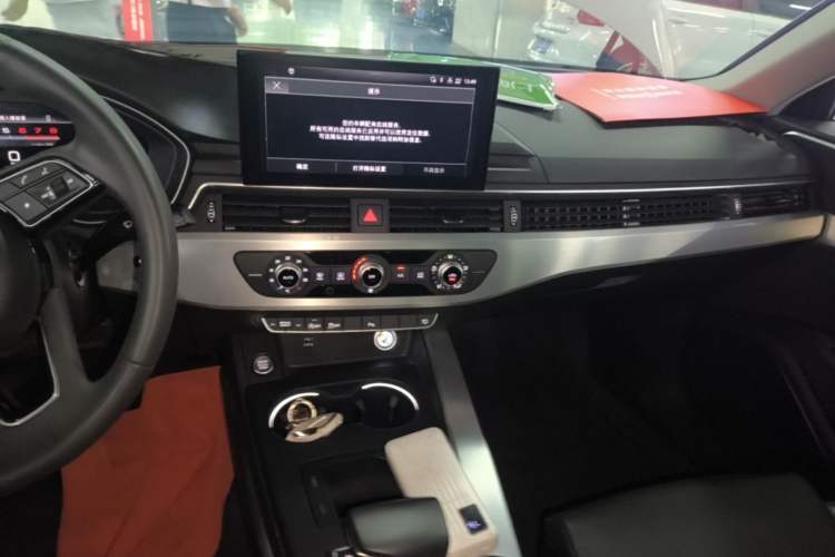Used Audi A4L 2022 40 TFSI Fashion Dynamic Model Audio And AC Panel