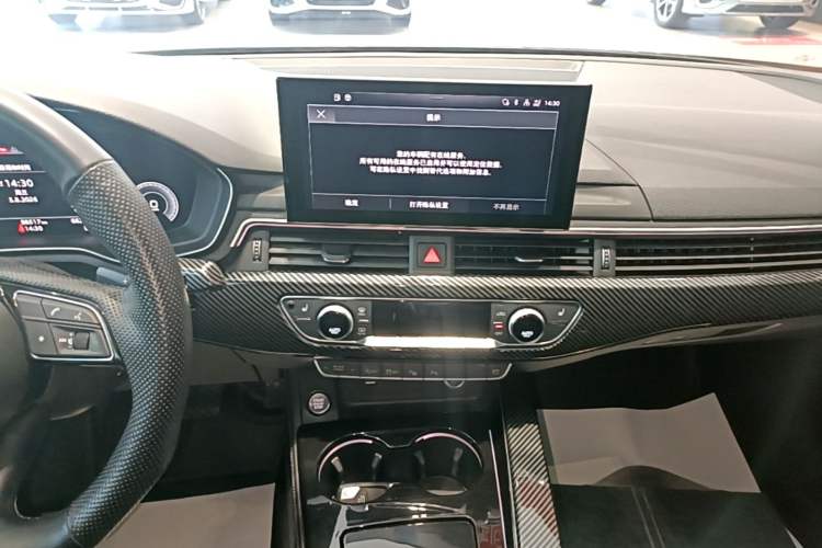 Used Audi A4L 2022 40 TFSI Luxury Dynamic Model Audio And AC Panel