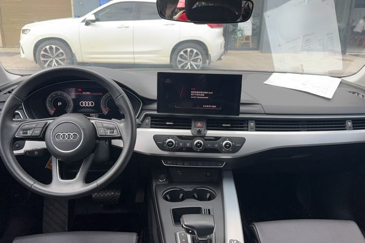 Used Audi A4L 2022 40 TFSI Fashion Dynamic Model Audio And AC Panel