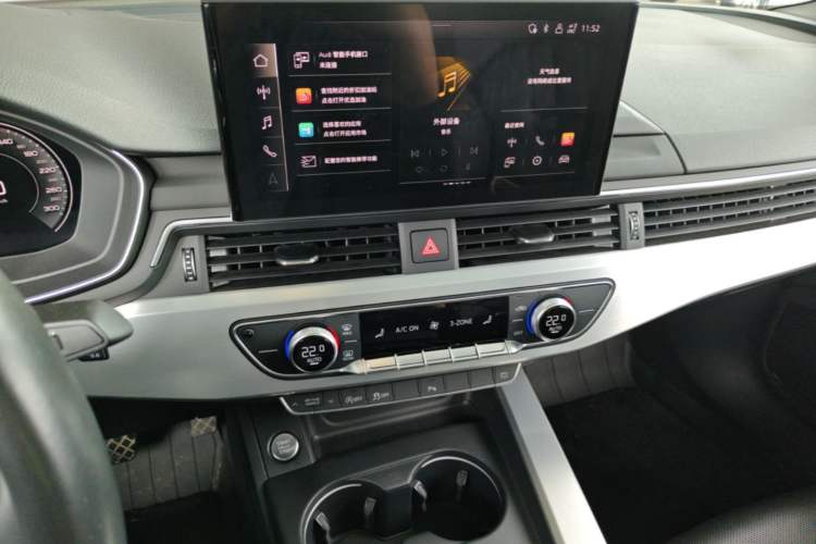 Used Audi A4L 2022 40 TFSI Fashion Dynamic Model Audio And AC Panel