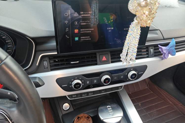 Used Audi A4L 2022 40 TFSI Fashion Dynamic Model Audio And AC Panel