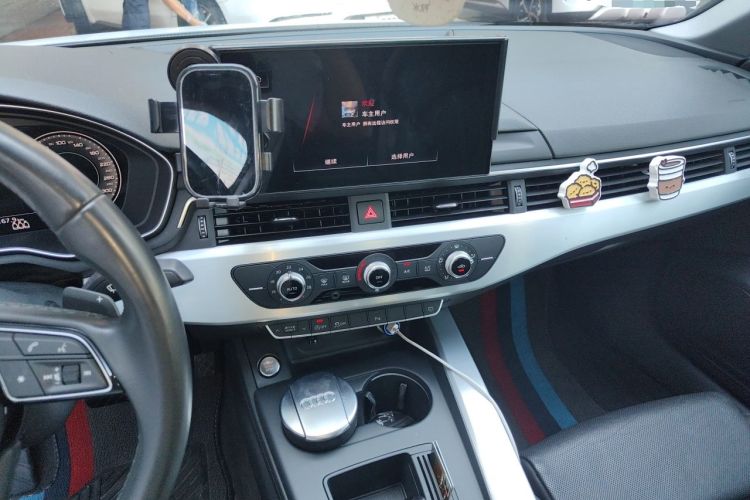 Used Audi A4L 2022 40 TFSI Fashion Dynamic Model Audio And AC Panel