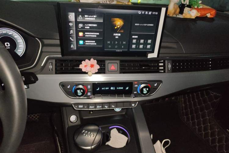 Used Audi A4L 2022 40 TFSI Luxury Dynamic Model Audio And AC Panel