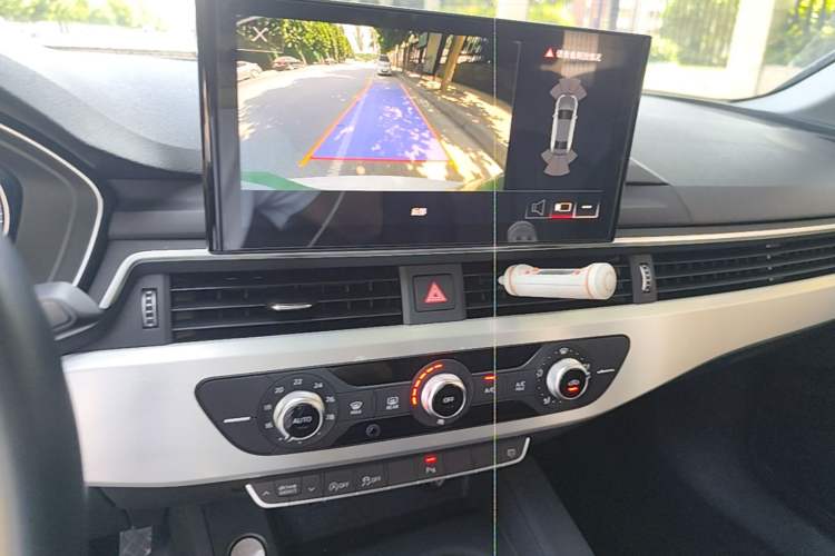Used Audi A4L 2022 40 TFSI Fashion Dynamic Model Audio And AC Panel