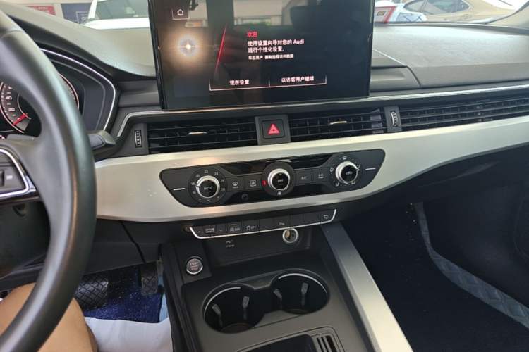 Used Audi A4L 2022 40 TFSI Fashion Dynamic Model Audio And AC Panel