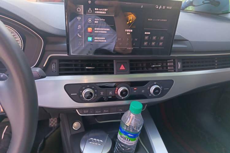 Used Audi A4L 2022 40 TFSI Fashion Dynamic Model Audio And AC Panel