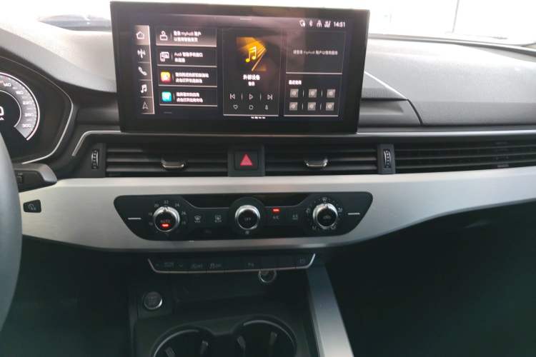 Used Audi A4L 2022 40 TFSI Fashion Dynamic Model Audio And AC Panel