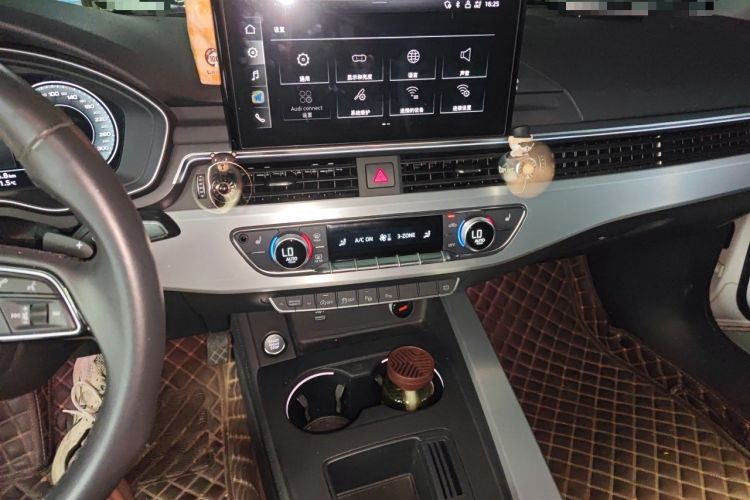 Used Audi A4L 2022 40 TFSI Luxury Dynamic Model Audio And AC Panel