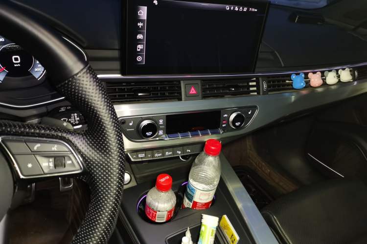 Used Audi A4L 2022 40 TFSI Luxury Dynamic Model Audio And AC Panel