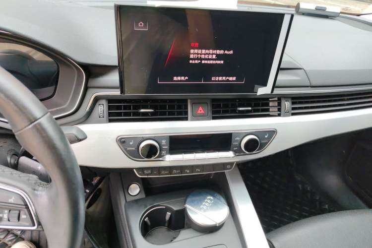 Used Audi A4L 2022 40 TFSI Luxury Dynamic Model Audio And AC Panel