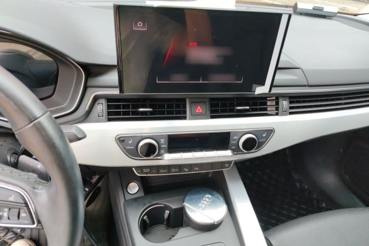 Used Audi A4L 2022 40 TFSI Luxury Dynamic Model Audio And AC Panel