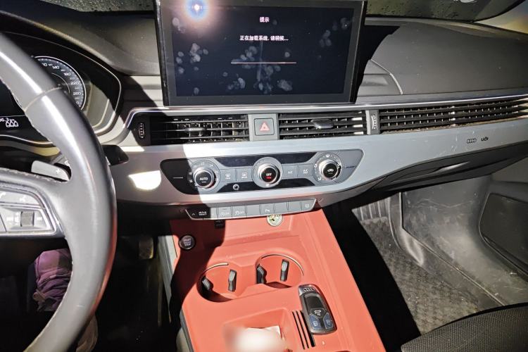 Used Audi A4L 2022 40 TFSI Fashion Dynamic Model Audio And AC Panel
