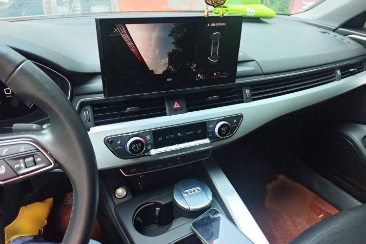 Used Audi A4L 2022 40 TFSI Luxury Dynamic Model Audio And AC Panel