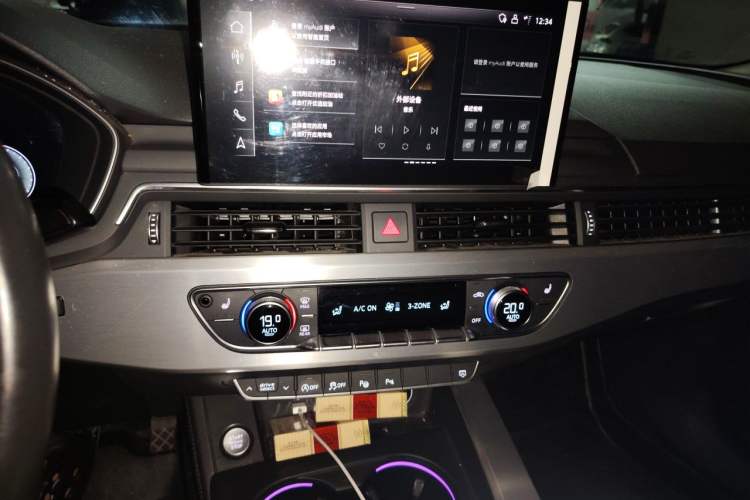 Used Audi A4L 2022 40 TFSI Luxury Dynamic Model Audio And AC Panel