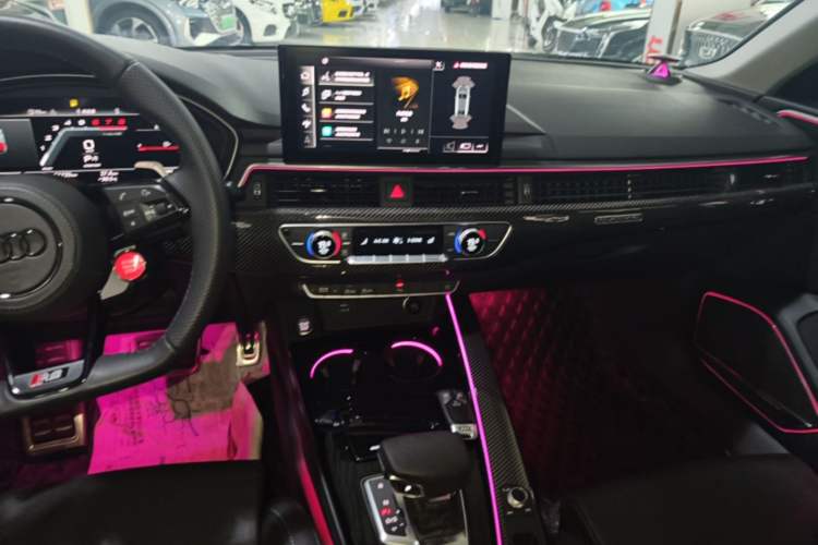 Used Audi A4L 2022 40 TFSI Fashion Dynamic Model Audio And AC Panel