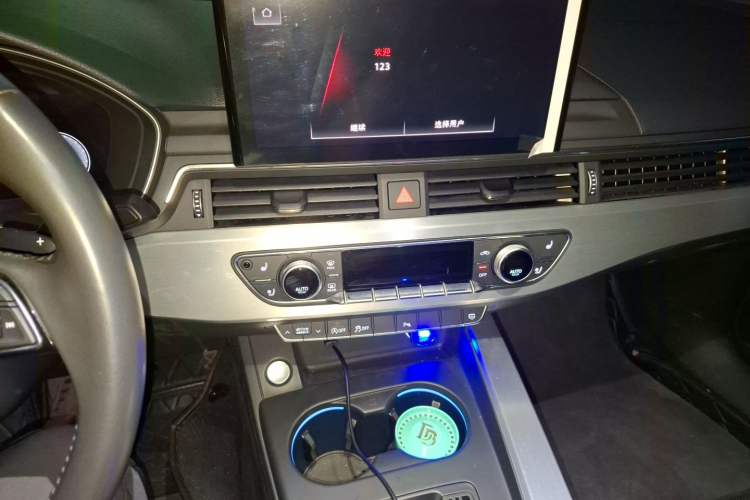 Used Audi A4L 2022 40 TFSI Luxury Dynamic Model Audio And AC Panel