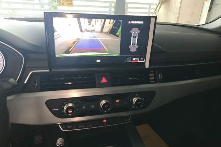 Used Audi A4L 2022 40 TFSI Fashion Dynamic Model Audio And AC Panel