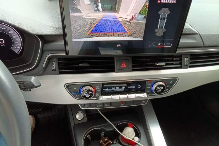 Used Audi A4L 2022 40 TFSI Luxury Dynamic Model Audio And AC Panel