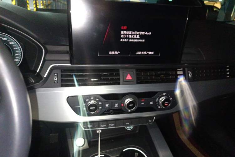 Used Audi A4L 2022 40 TFSI Fashion Dynamic Model Audio And AC Panel
