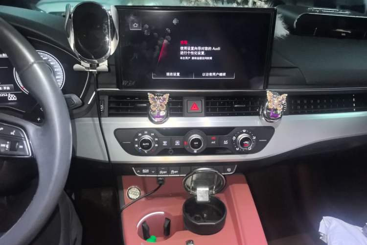 Used Audi A4L 2022 40 TFSI Fashion Dynamic Model Audio And AC Panel