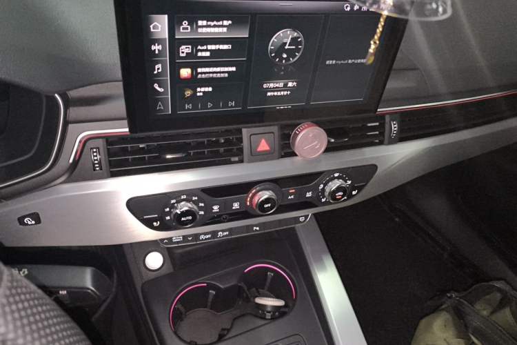 Used Audi A4L 2022 40 TFSI Fashion Dynamic Model Audio And AC Panel