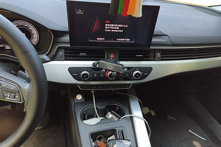 Used Audi A4L 2022 40 TFSI Fashion Dynamic Model Audio And AC Panel