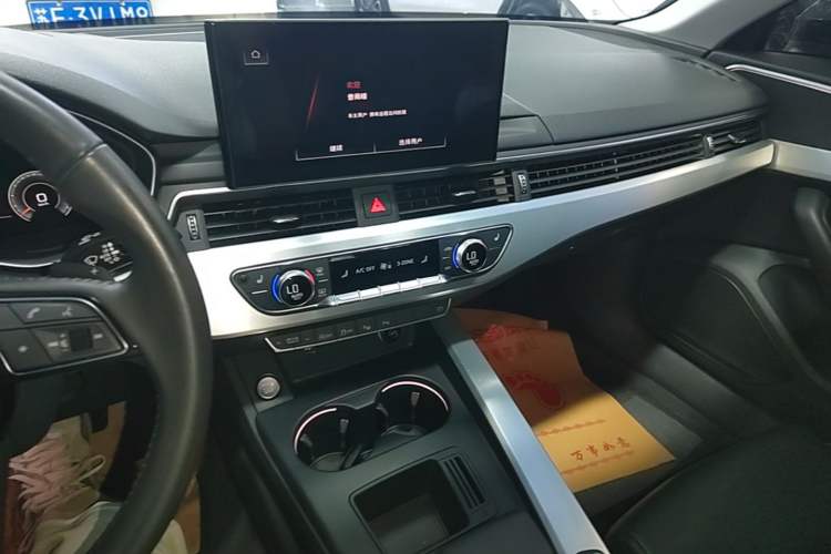 Used Audi A4L 2022 40 TFSI Luxury Dynamic Model Audio And AC Panel