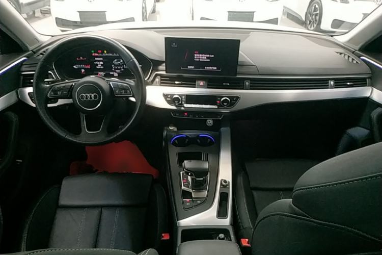 Used Audi A4L 2022 40 TFSI Luxury Dynamic Model Center Console