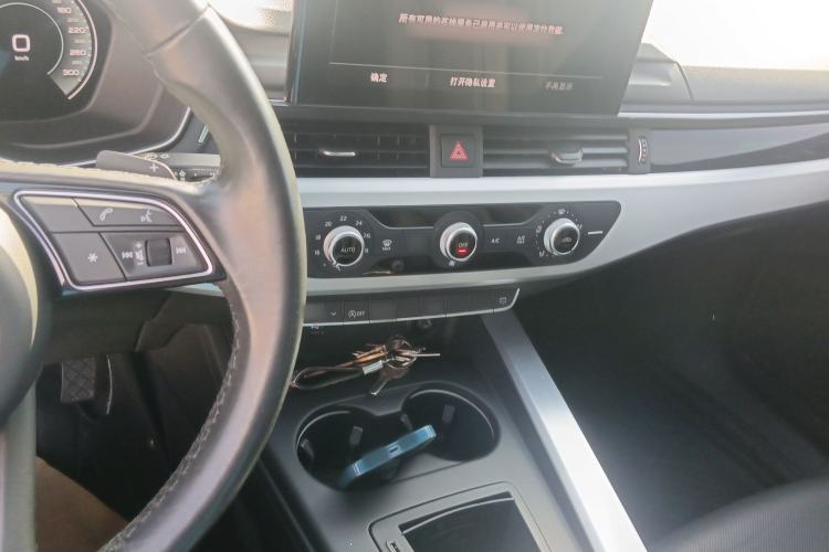 Used Audi A4L 2022 40 TFSI Fashion Dynamic Model Center Console