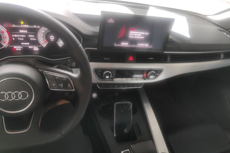 Used Audi A4L 2022 40 TFSI Luxury Dynamic Model Center Console