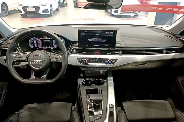 Used Audi A4L 2022 40 TFSI Luxury Dynamic Model Center Console