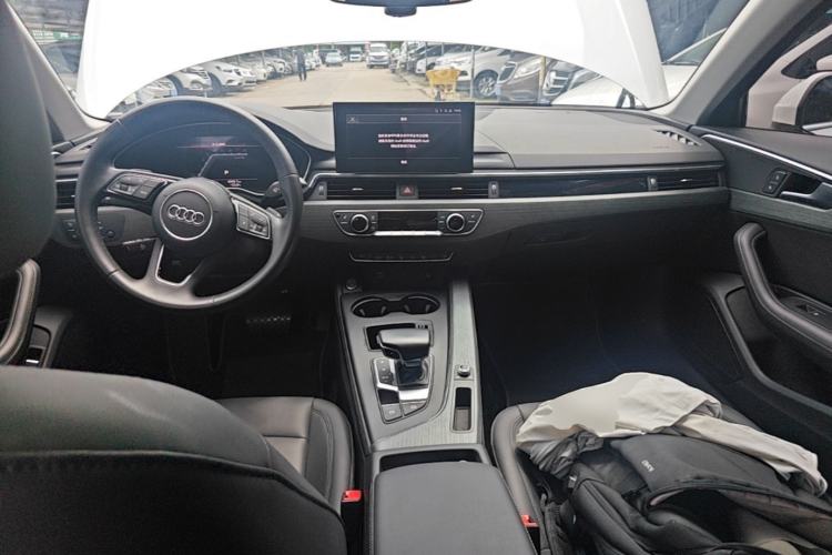 Used Audi A4L 2022 40 TFSI Luxury Prestige Edition Center Console