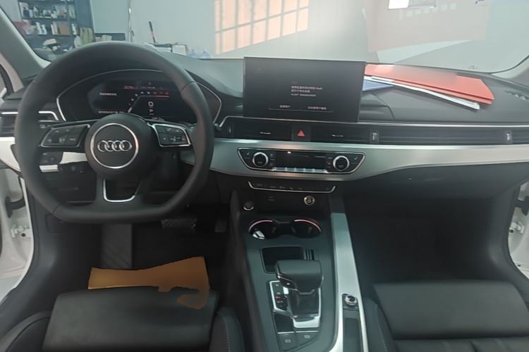 Used Audi A4L 2022 40 TFSI Luxury Dynamic Model Center Console