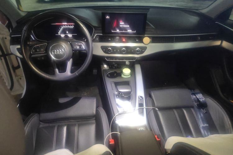 Used Audi A4L 2022 40 TFSI Fashion Dynamic Model Center Console