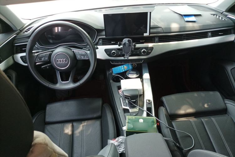 Used Audi A4L 2022 40 TFSI Fashion Dynamic Model Center Console