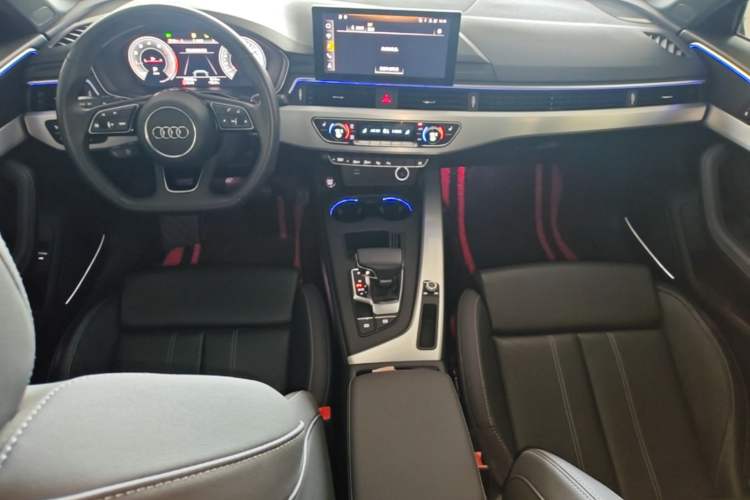 Used Audi A4L 2022 40 TFSI Luxury Dynamic Model Center Console
