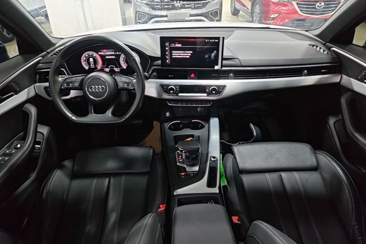 Used Audi A4L 2022 40 TFSI Luxury Dynamic Model Center Console